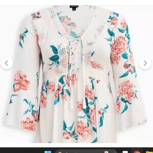Torrid Sz 3(22-24) White Floral Crinkle Gauze Crochet Trim Lace Up Top
